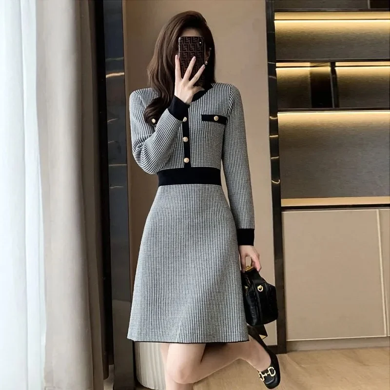 Xiaoxiang Style High-end Qianniao Grid Base Knitted Dress Long Sleeved 2024Autumn New Loose Versatile Temperament Slimming Dress