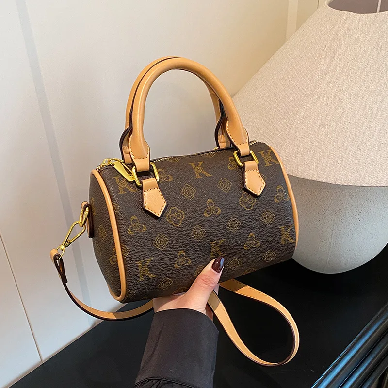 Minimalist High End Designer PU Leather Tote Bag For Women Large Capacity Business Leisure Fashion Diaper Shoulder Handbag