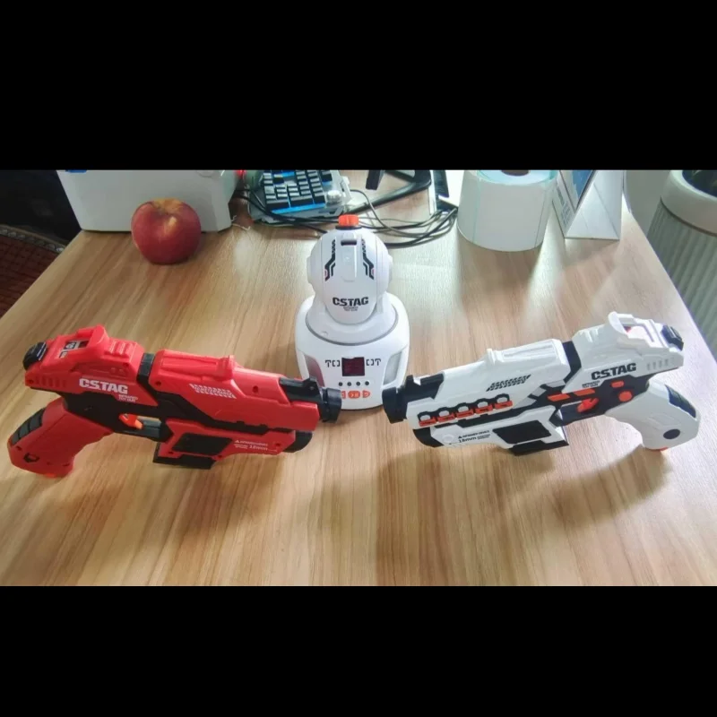 CSTAG 프로젝터 슈팅 게임 총 세트 새로운 어린이 선물 소년을위한 과학 및 상상력 장난감 레이저 태그 적외선 권총 총 게임 완구
