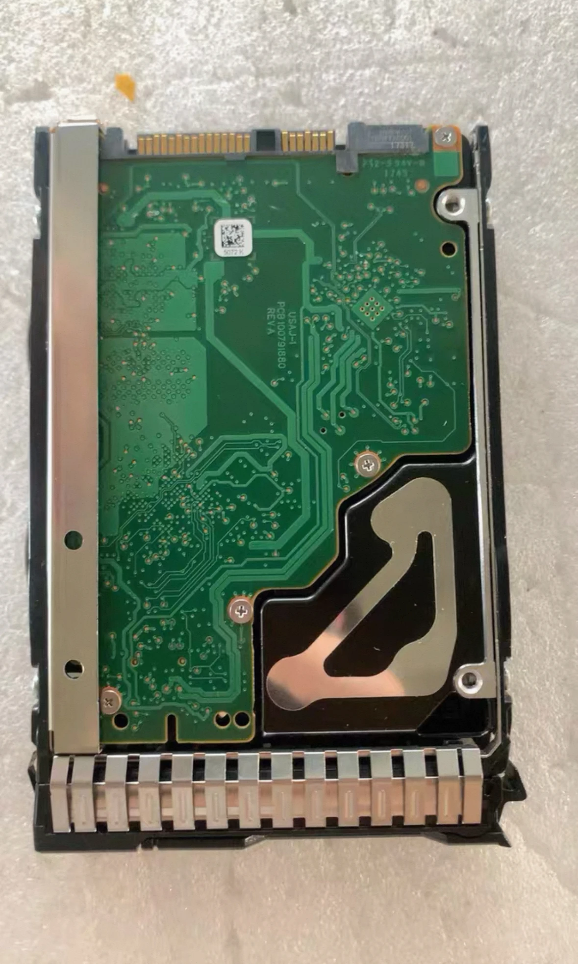 

Для жесткого диска сервера 759546-001 759208-B21 759546 300G 15K SAS 2.5 12G G8 G9