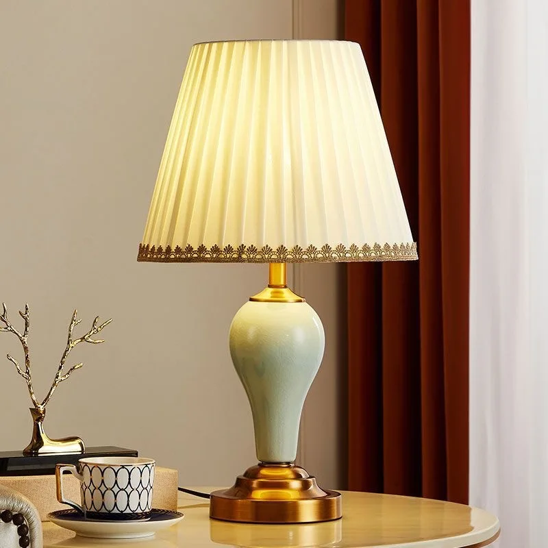 

Европейская настольная лампа, прикроватная лампа для спальни, гостиная, скандинавский простой современный свет, роскошный американский керамический пульт дистанционного управления, романтический d