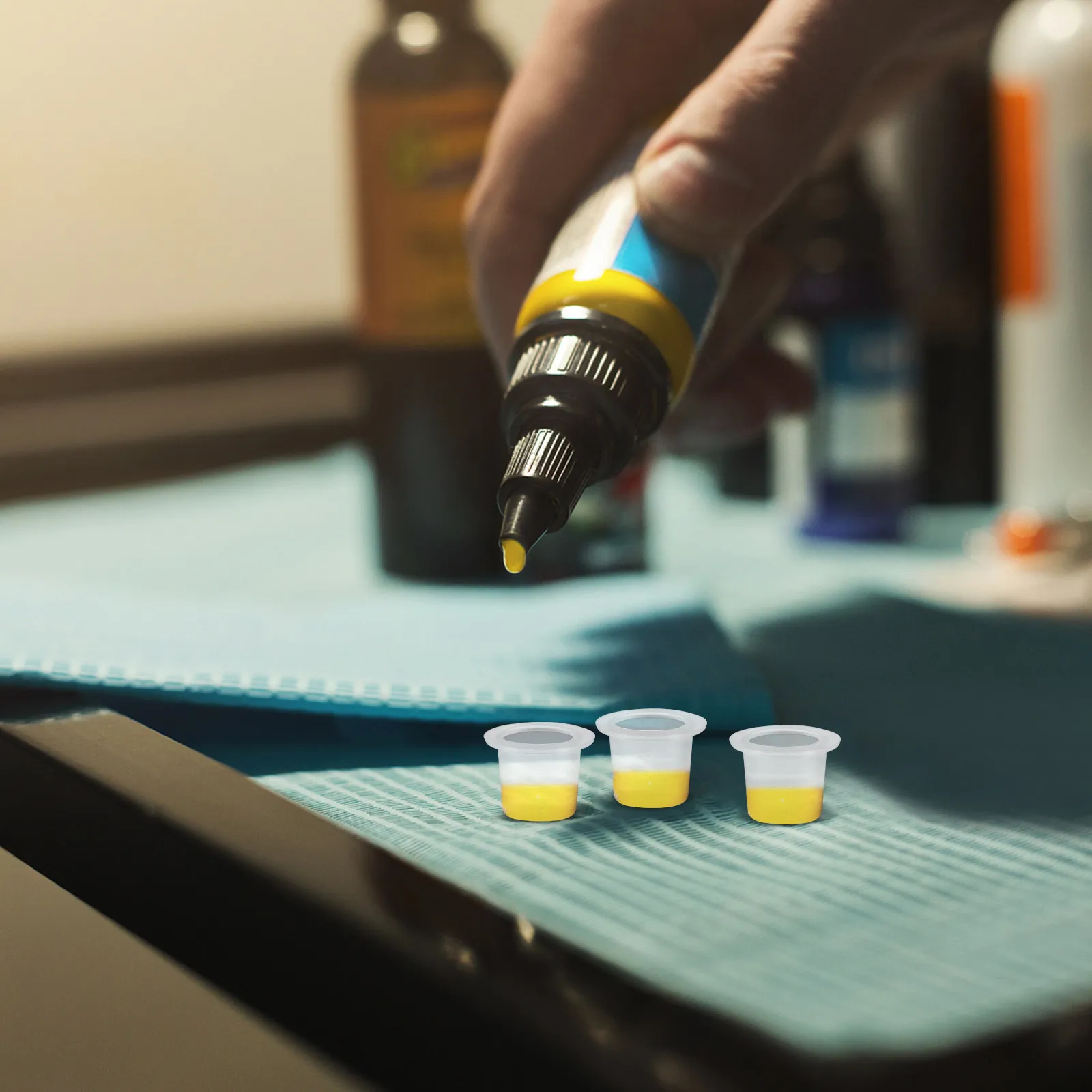 

100 шт. одноразовых чернильных стаканчиков, маленькие, 8 мм, водонепроницаемые, с плоским дном, для пигментов, для тату, микроблейдинга, наращивания ресниц