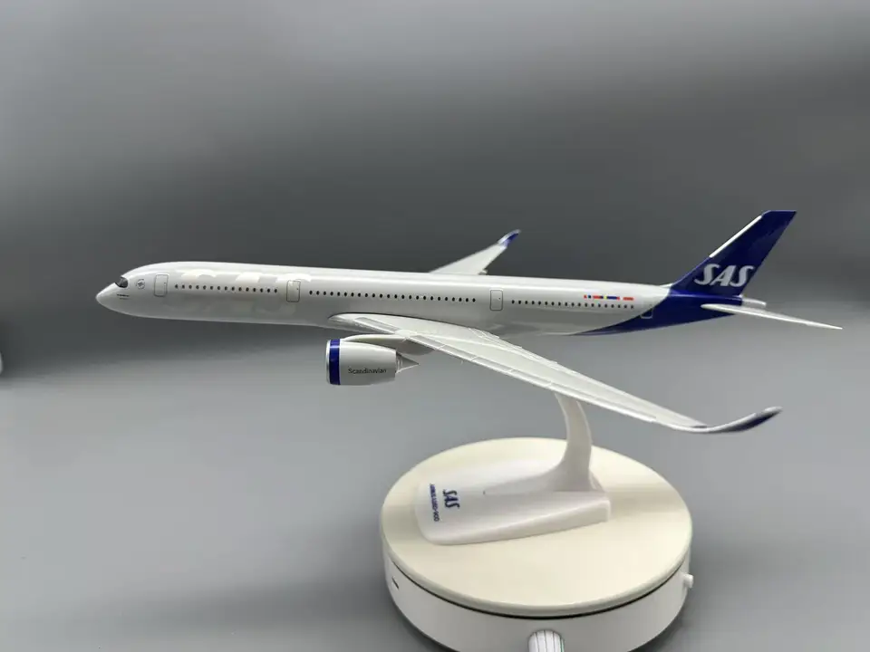 1:200 Scale 33cm A350-900 SAS Scandinavian Airlines Aircraft
