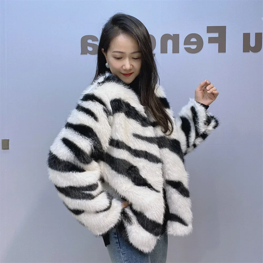 High-end V Collar Sweater Coat Female Black and White Patchwork Cardigan Knitting Women Autumn Winter Sweaters Sable Hair Outfit