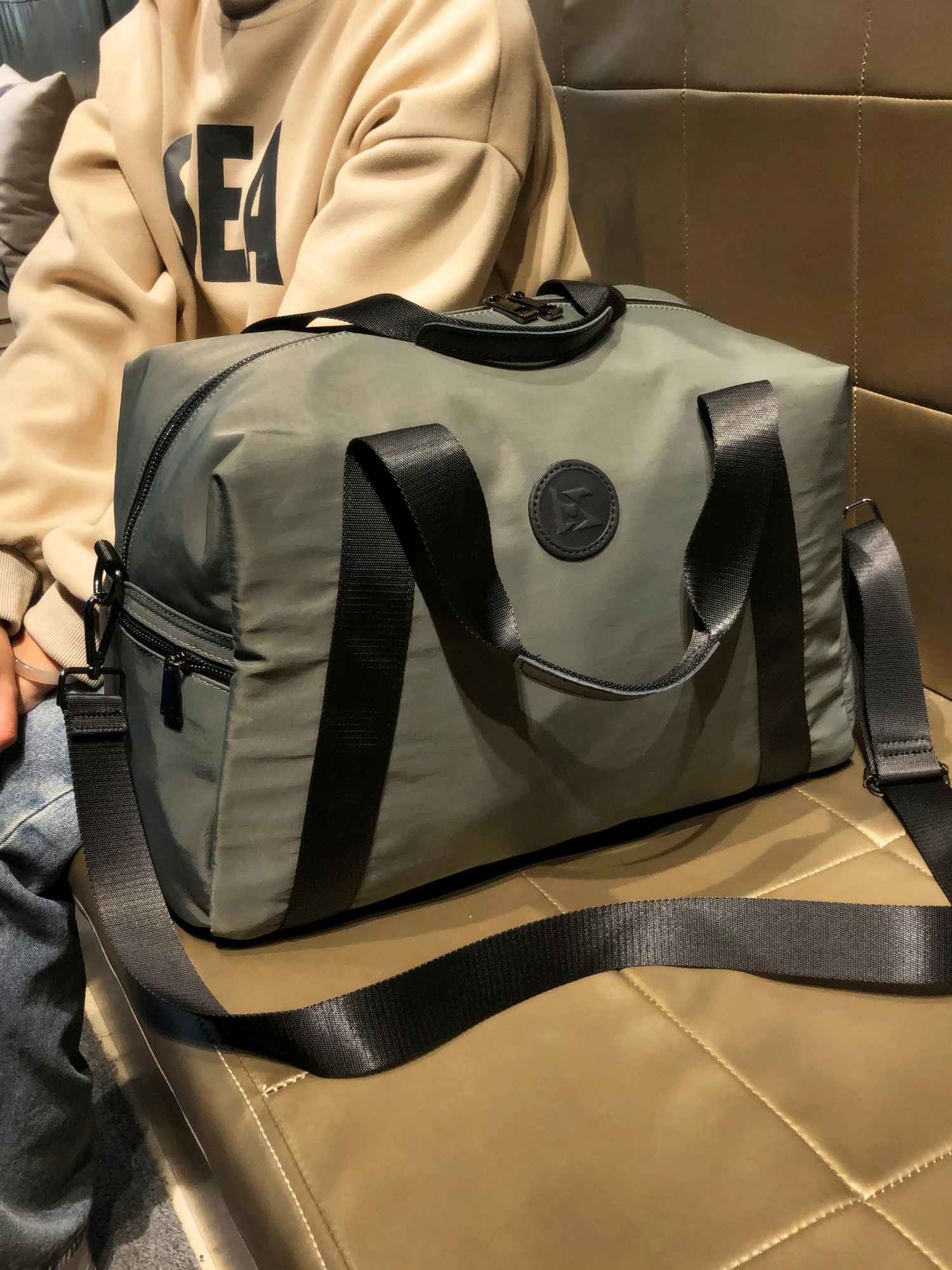 borsa-da-viaggio-grande-capacita-borsa-da-pendolare-per-uomo-borsa-da-ginnastica-per-donna-borsa-da-gita-alla-moda-borsa-per-brevi-viaggi-marca-hong-kong-novita-2025