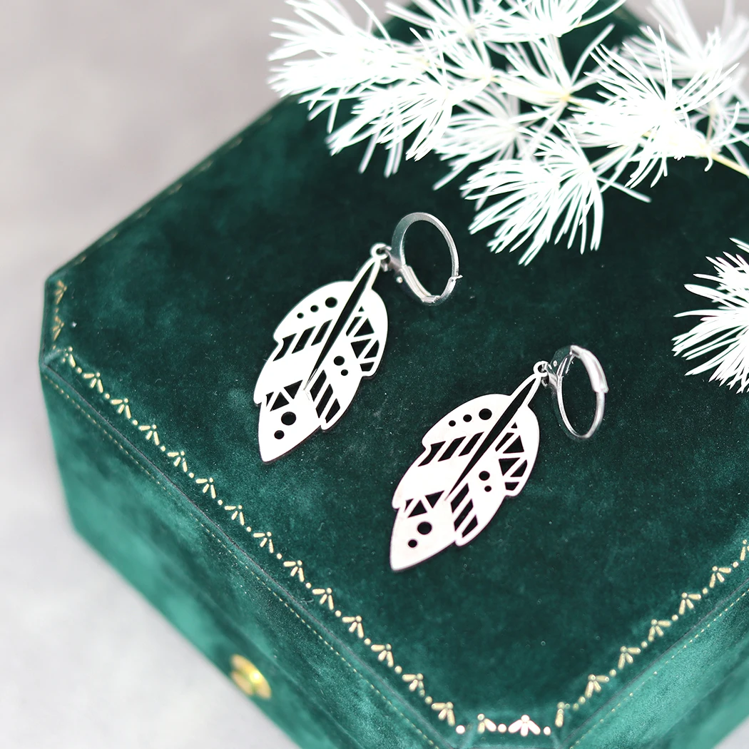 Qiamni Punk Leaf Fe… - image