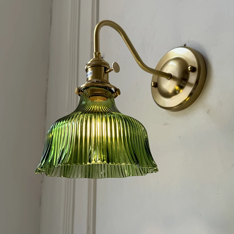 

Modern Vintage Brass Carved Glass Wall Lamp Bedroom Bedside Flower Glass Lampshade Wall Sconces Cafe Restaurant Lighting Fixture