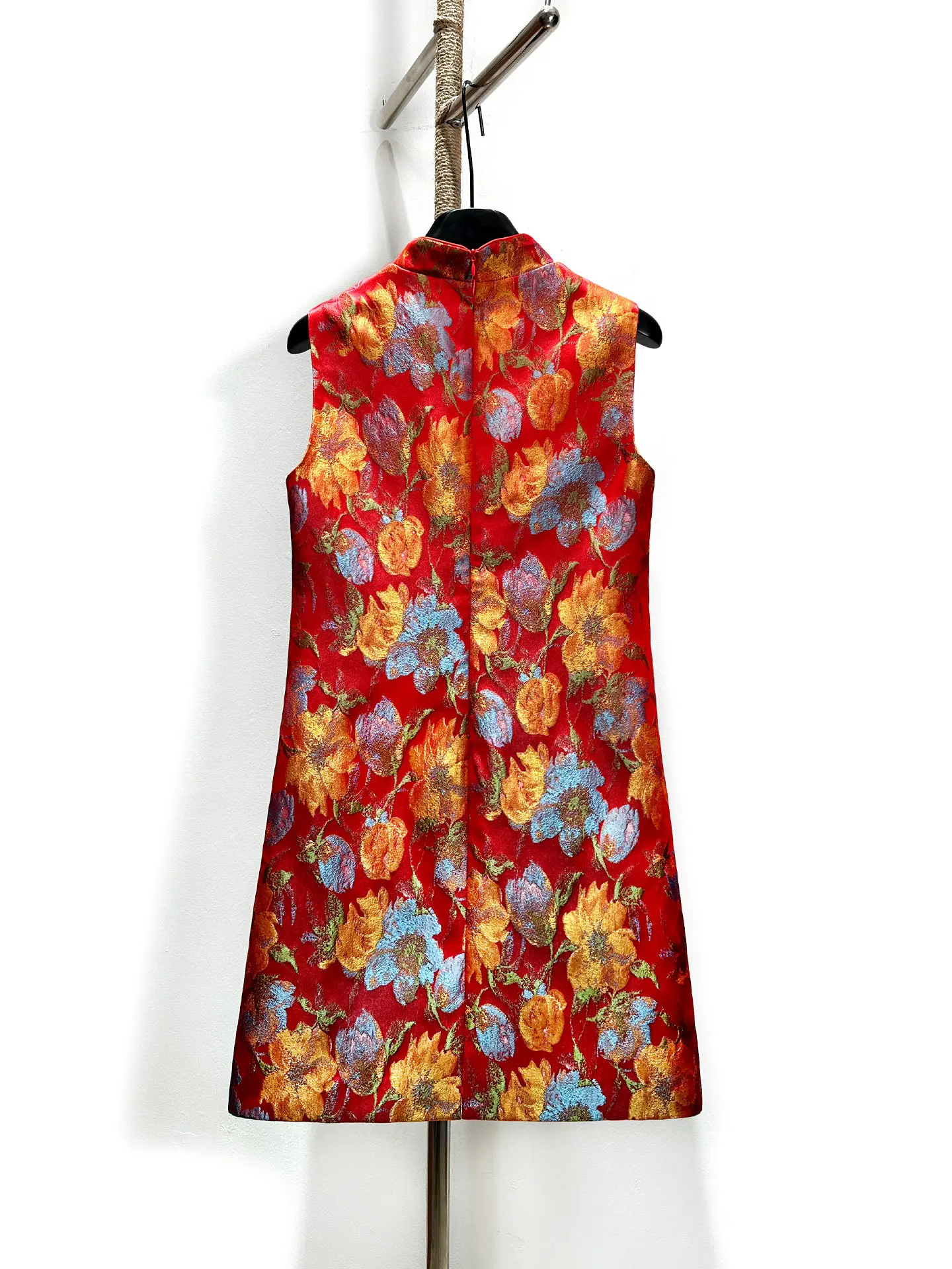 ZAMOR HIGH END New Chinese Jacquard Beaded Red Cheongsam Dress Women Improved Qipao Slimming Light Party Gown 2026