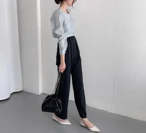 2026 Early Spring Fashion Simple Round Neck Mesh Slightly Transparent One Button Hollow Out Long Sleeved Bottom Shirt Top Women