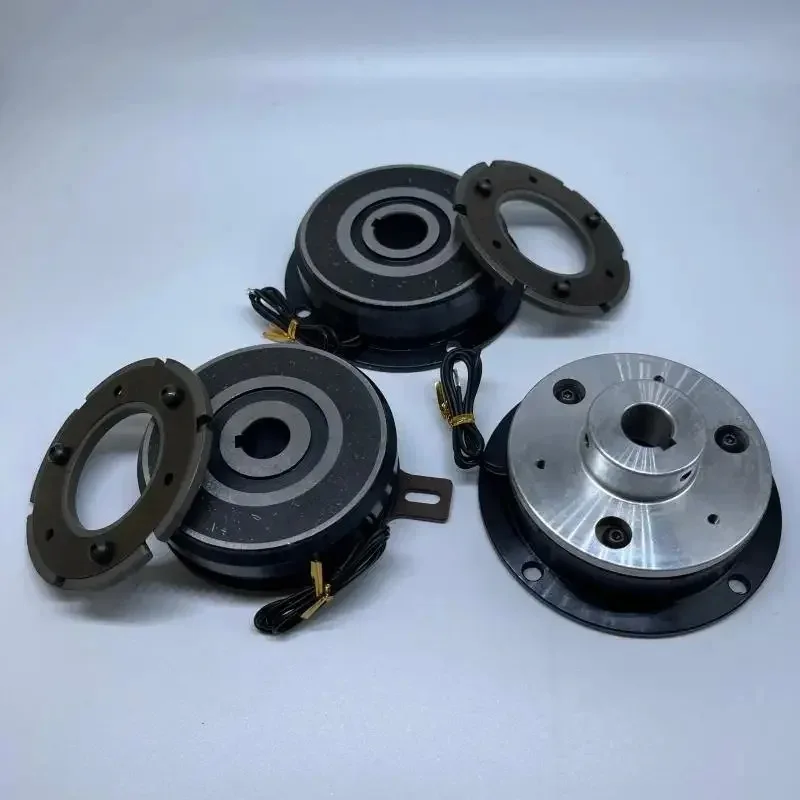 

【Seller's Recommendation】Electromagnetic Clutch Brake Dry with Bearing Power-on Suction Power-off Separation Brake Clutch Dc24v