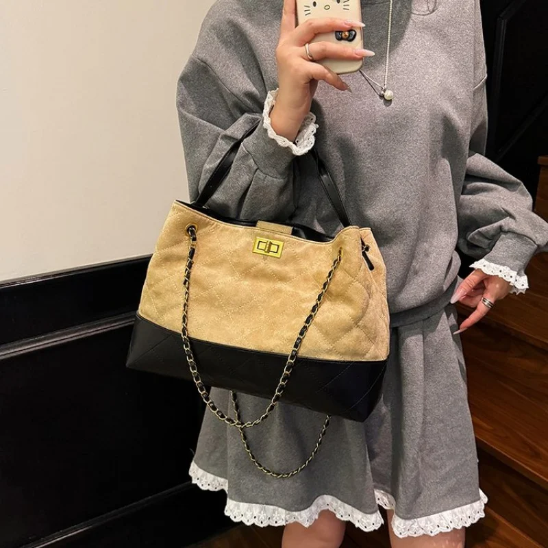 

Large Capacity Travel Bag Waterproof Duffel Tote For Weekend Trip Outdoor Use