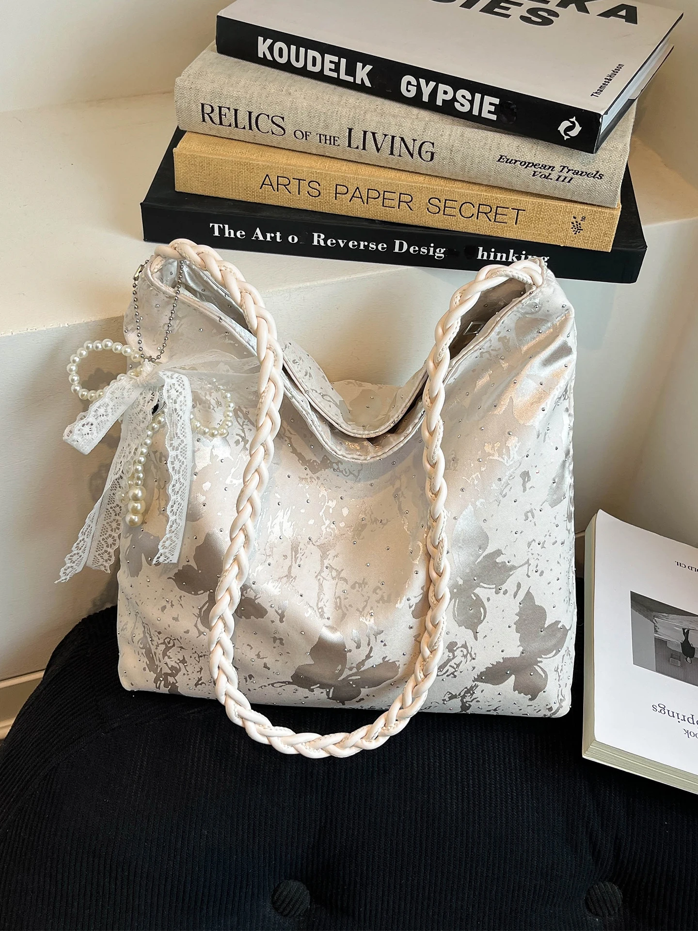 

New Chinese Style Women's Bucket Bag Lightweight Commuter Shoulder Bag Fashionable Summer Handbag Portable Storage Bag