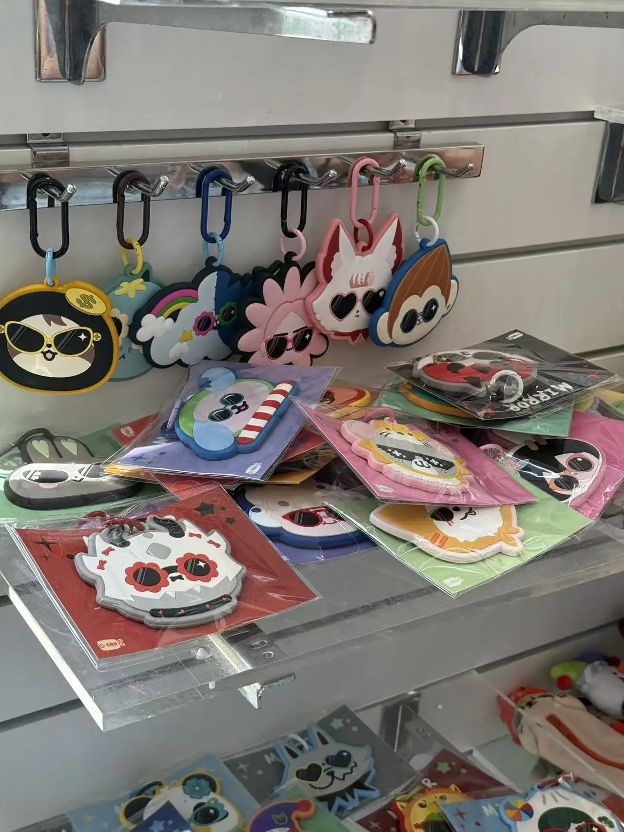 official-gmmtv-thai-star-milklove-nantam-film-lykn-flarey-rexxa-ponpon-vimmy-jewel-magnetic-utility-clip-keychain