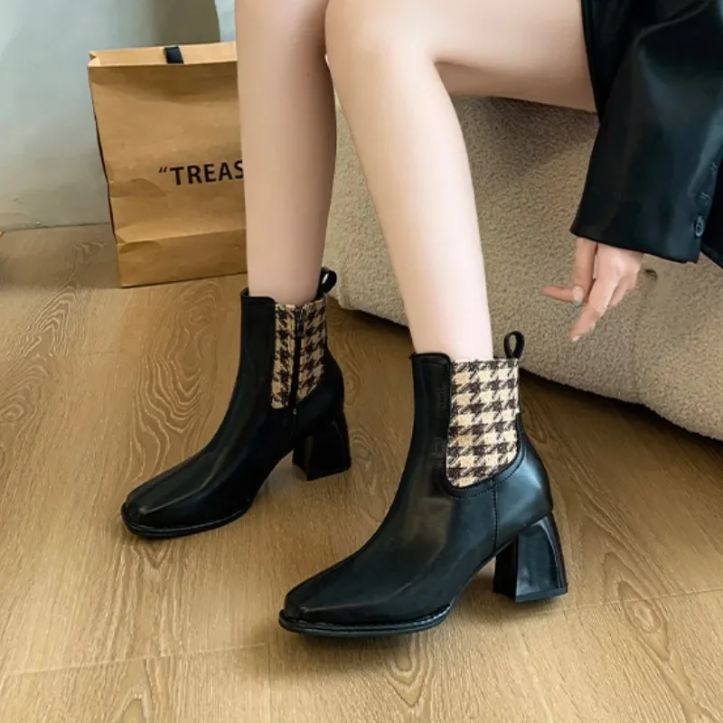 Retro Square Toe Women Shoes 2024 New Korean Style Fashionable Women's Thick Heel Boots Simple and Versatile Black Short Boots