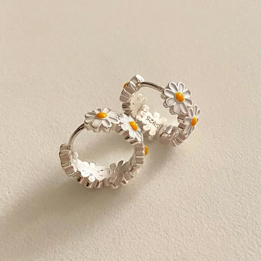 

925 Sterling Silver Hoop Earrings Pure Sliver White Daisy Hoop Earrings Simple Sweet Female Accessories