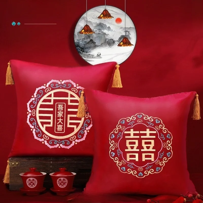 

Wedding Celebration Luxury Pillow Silk Satin Fabric for Brideom Bedroom New Home Decoration Festive Wedding Couple Use