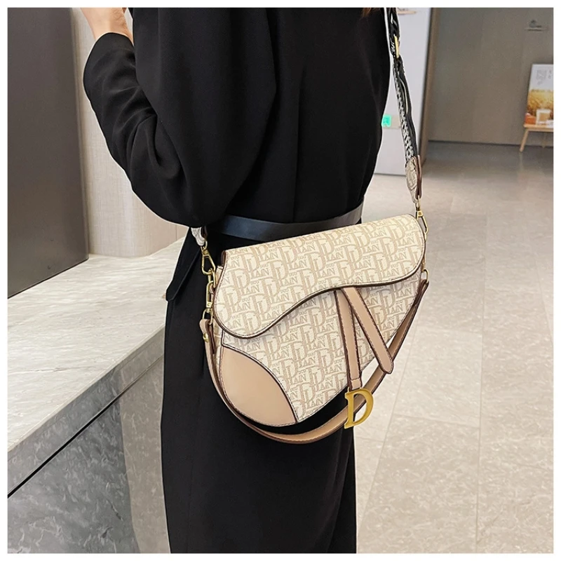 Girls Hundred Handbag Crossbody Saddle Bag Comfortable Shoulder Strap Niche Women Large Capacity Letter Underarm Bag Cross Squar