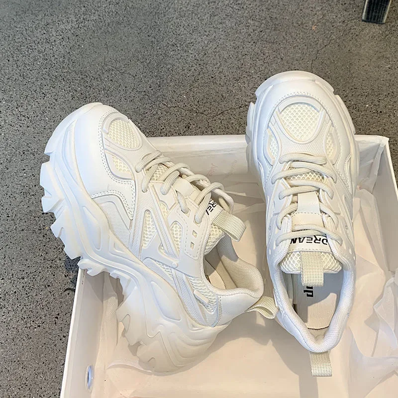 แพลตฟอร์มกีฬาผู้หญิง 2025 ฤดูร้อนใหม่สีดําสบายๆ Chunky รองเท้าผ้าใบผู้หญิงตาข่ายรองเท้าหนังผู้หญิงใหม่แฟชั่น