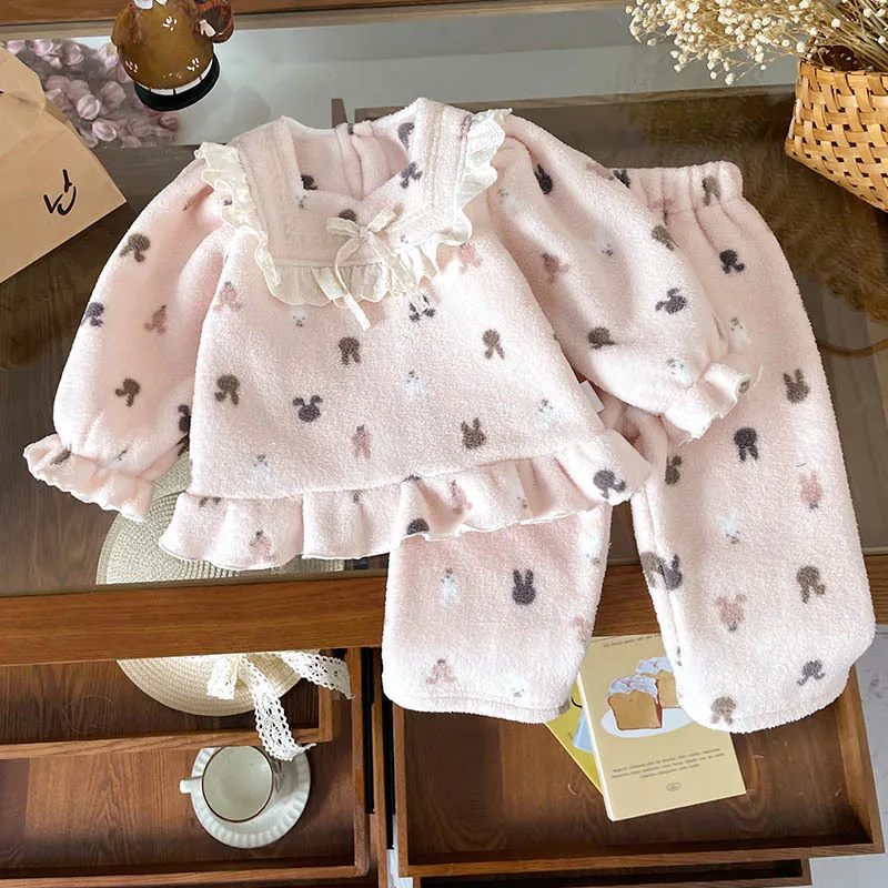 

In-stock Girls' Outfit2025Autumn and Winter New Glutinous Rice Velvet Small Floral Warm SuitQT259722