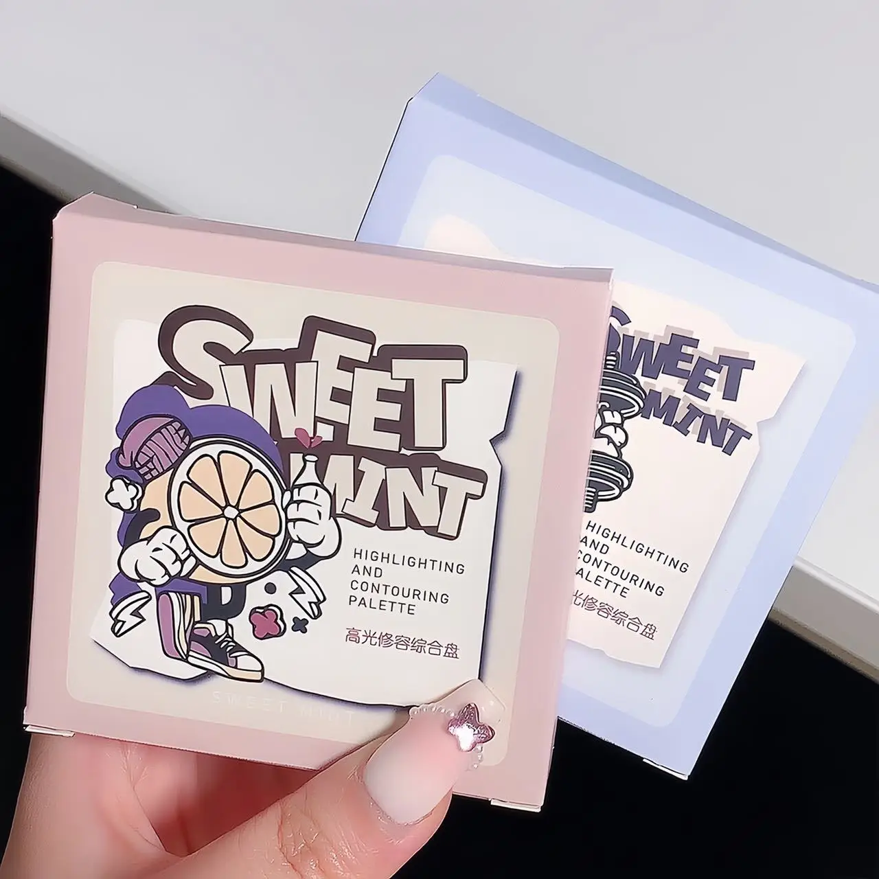 Комплексный диск «все в одном» SWEETMINT с высоким блеском и контурированием, повторяет контуры и осветляет тон кожи