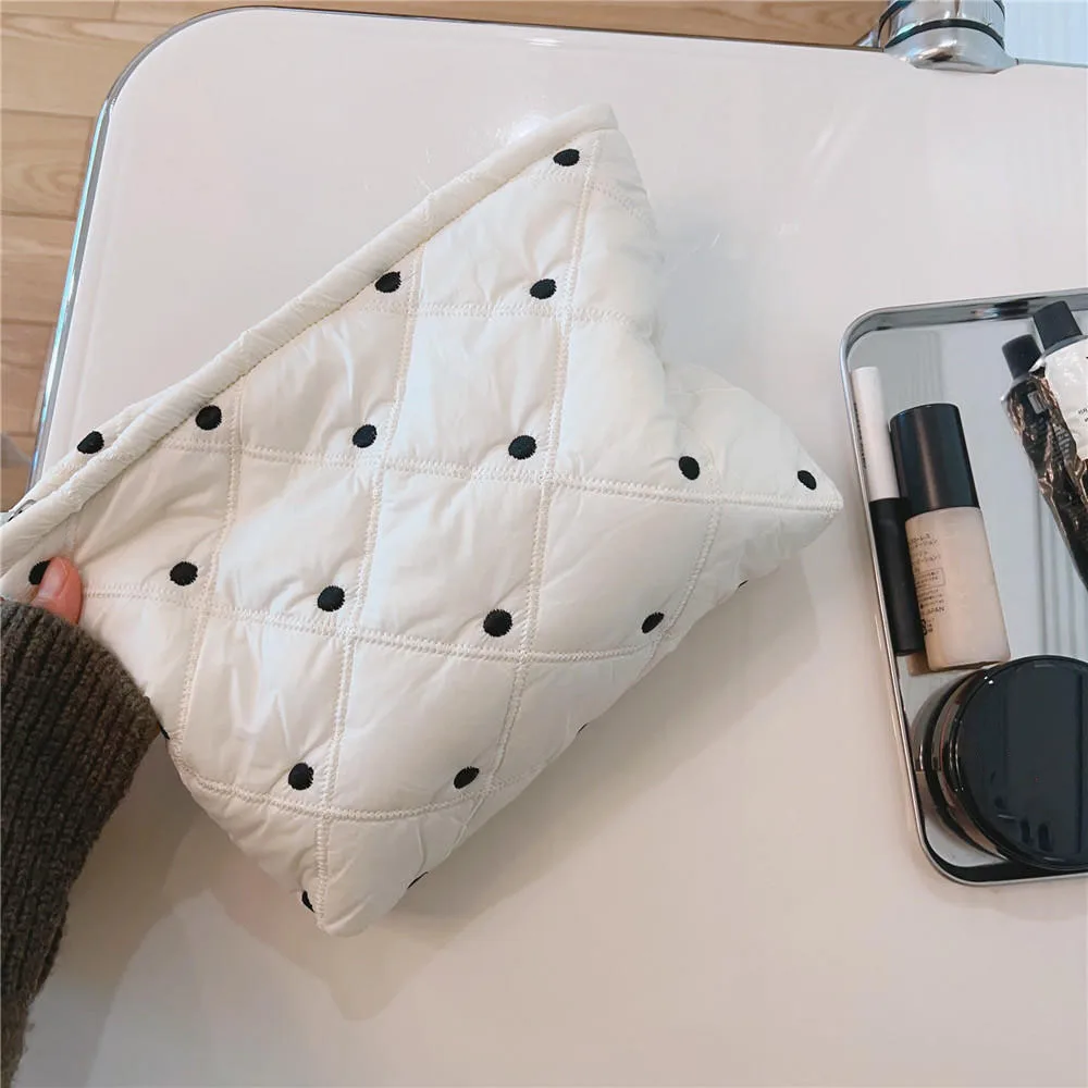 Women White Quilted Cotton Makeup Bag Toiletry Bag Girls Zipper Cosmetic Organizer Female Aesthetic Portable Travel Cosmetic Bag