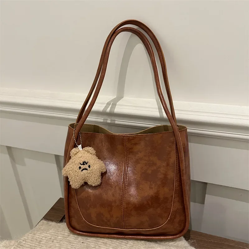 

Retro large-capacity commuter texture shoulder bag versatile casual tote bag