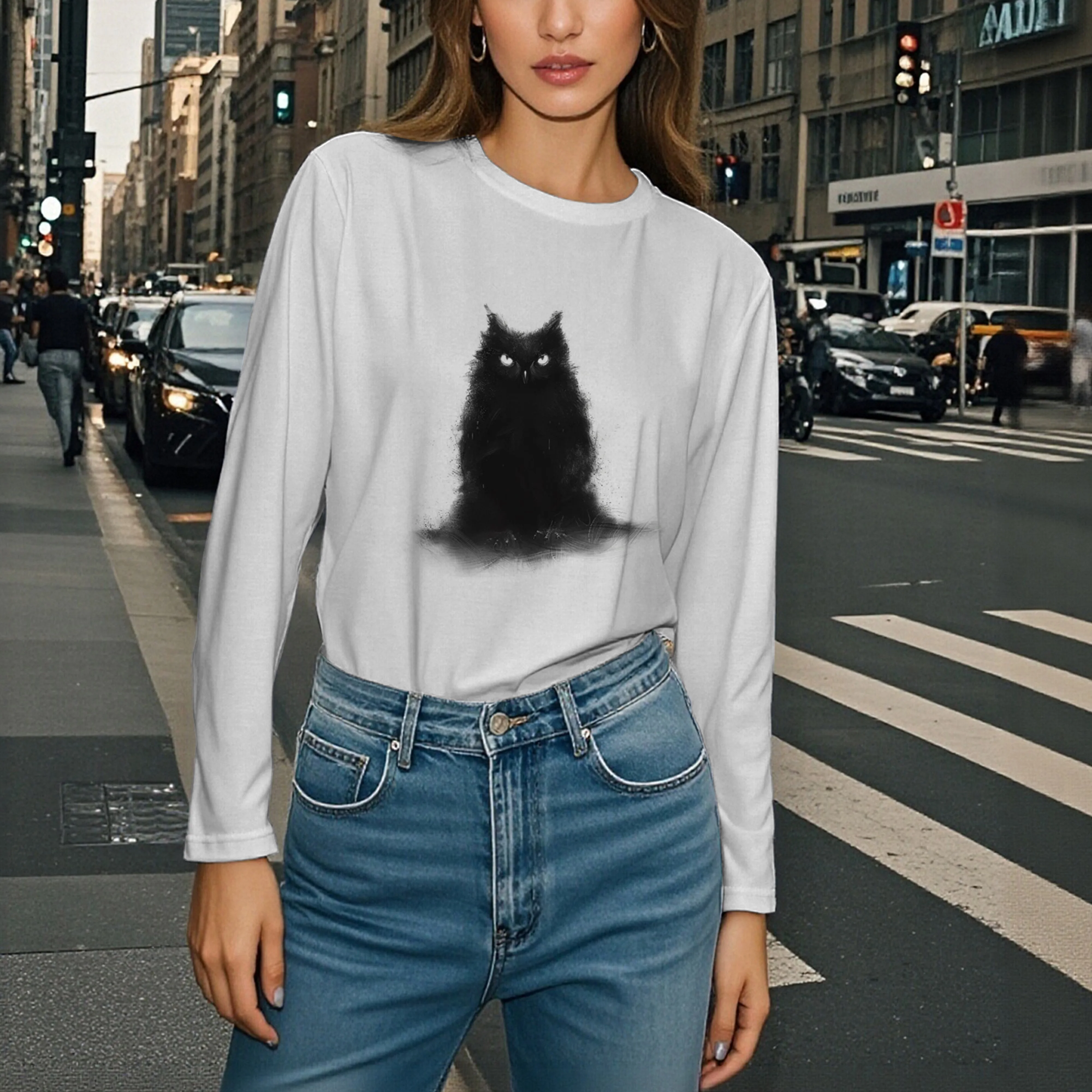 

Women's long-sleeved T-shirt, round neck, fashionable cat pattern, versatile and casual, perfect for spring and autumn.