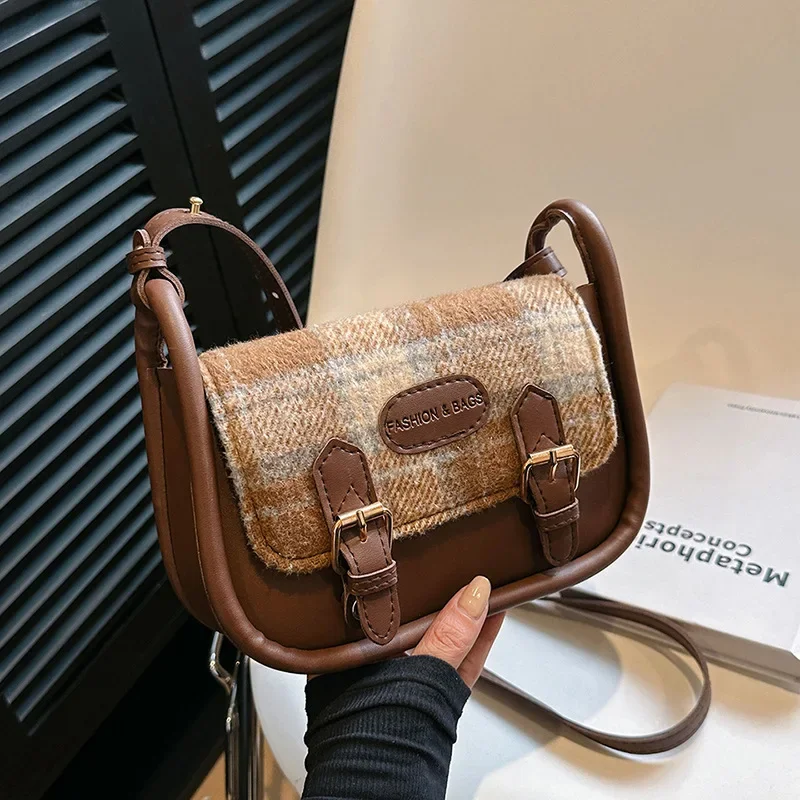 Retro commuting texture simple plaid shoulder bag versatile Korean version messenger small square bag