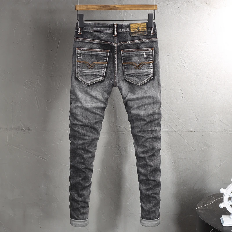 Nieuw Vintage Mode Heren Jeans Retro Zwart Grijs Stretch Elastische Slanke Gescheurde Jeans Heren Borduurwerk Patched Designer Denim Broek