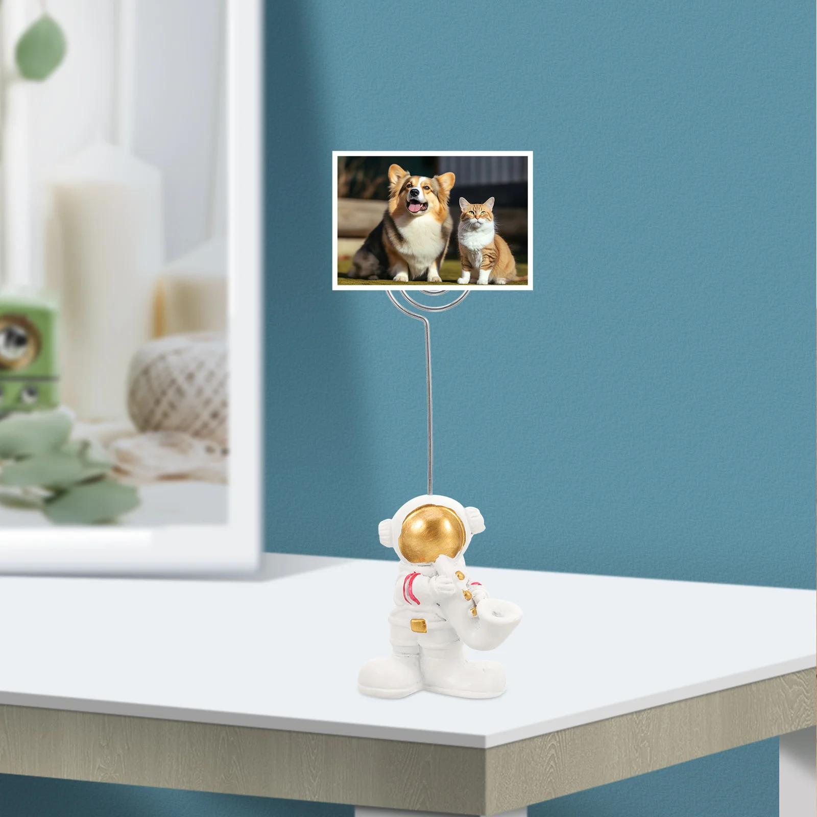 

2Pcs Astronaut Photo Holders Multi-Functional Message Clips Memo Card Holder Table Number Stand Place Card Sign for Party Office