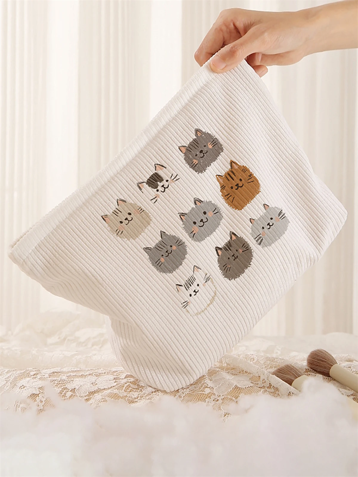 قطعة واحدة من حقيبة مكياج سروال قصير مطبوعة بنمط قطة، صندوق تخزين مكياج بسحاب خفيف الوزن، حقيبة متعددة الوظائف مع بطانة #2