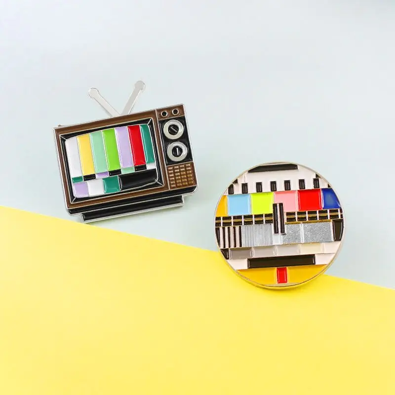 Vintage TV Pin No Signal In 80s Lapel Pin Be riotous with colour Rainbow Brooch Custom Fashion Jewelry Badge Remembrance Gift