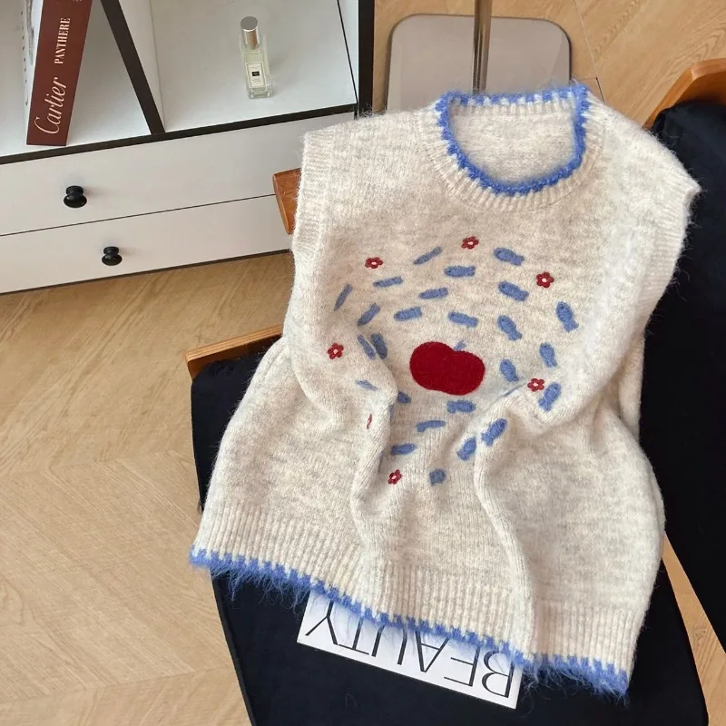 Korean Style Women Autumn Sweet Embroidery Knit Vest Color Contrast Round Neck Sleeveless Waistcoat