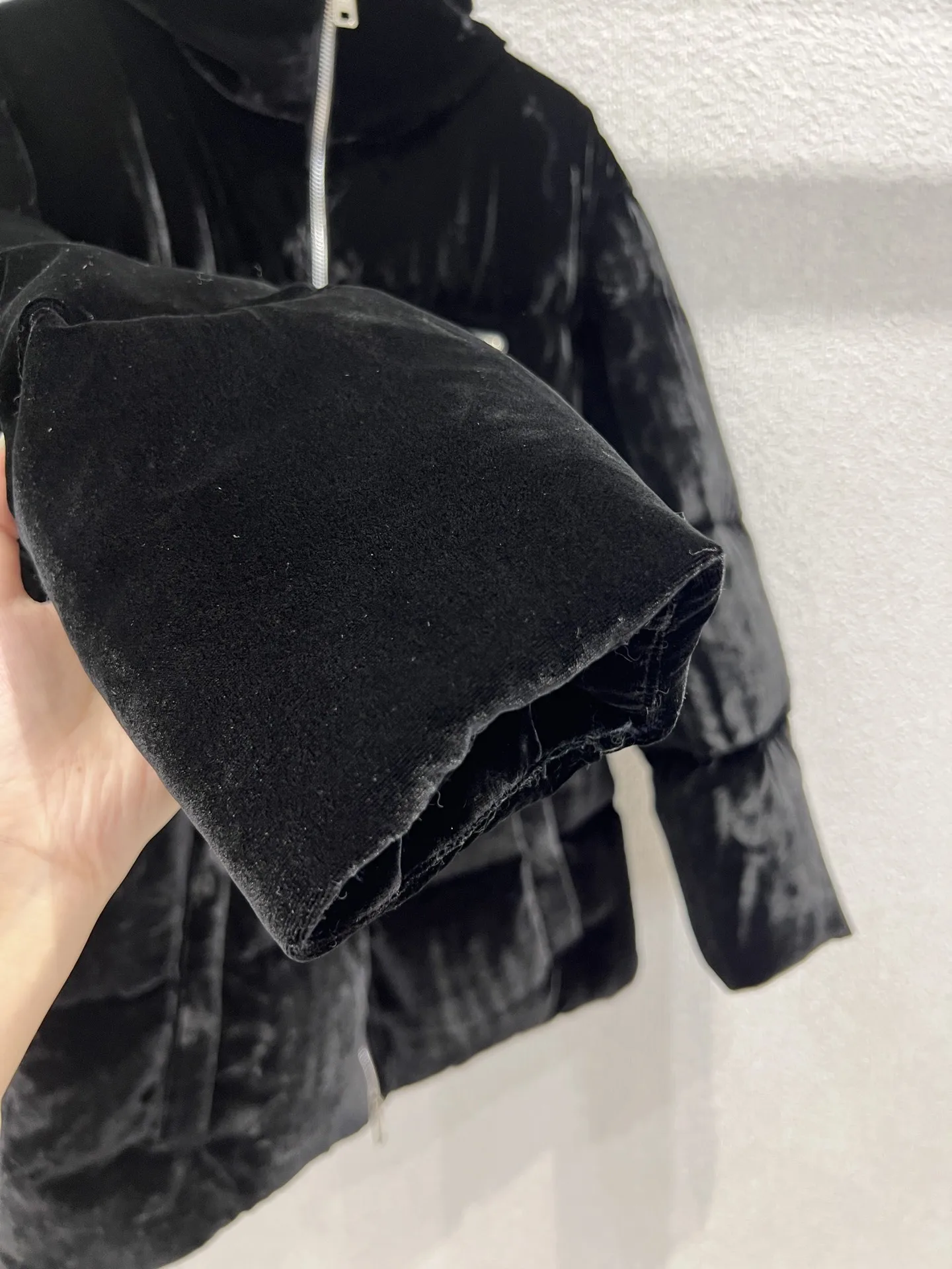 겨울 신상 우아하고 루즈한 분위기의 긴 소매 후드 및 허리 조절 가능한 다운 재킷 여성 의류