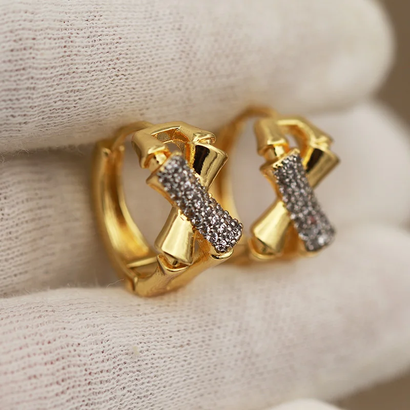 New Sight Design Unique Metal Cross Stud Earrings for Women Fashion Brand Brand Vintage Crystal Earrings Gift