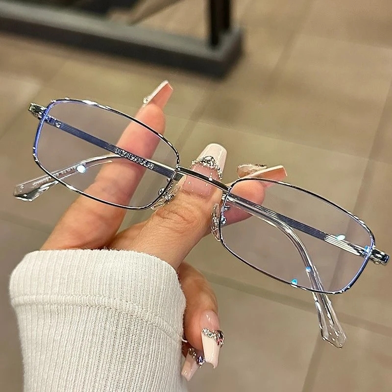 Ultraleichte und modische Myopie-Brille mit kleinem Rahmen aus Golddraht, hochauflösende Vollformat-Anti-Blaulicht-Brille