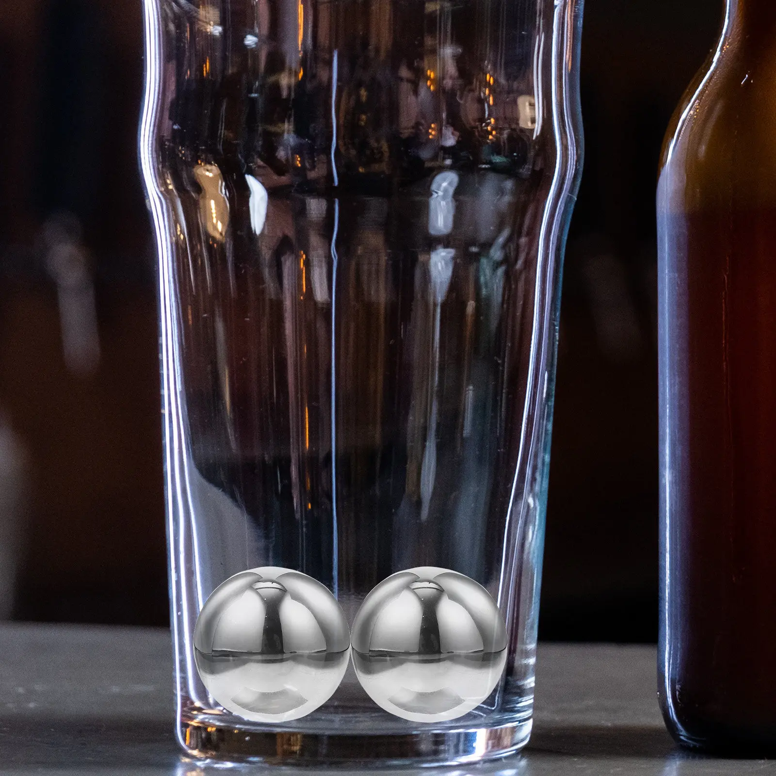 

2 шт. многоразовые камни для виски из нержавеющей стали, износостойкие металлические кубики для вина, металлические шары для охлаждения напитков для дома, вечеринок, бара