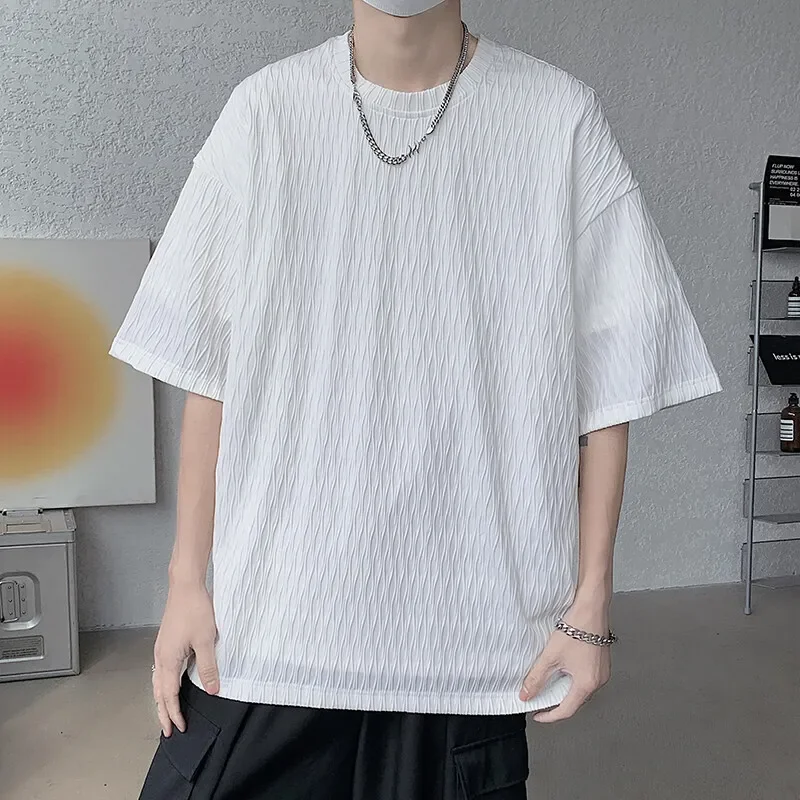Pop Summer Short Sleeved T-shirt Men Black White Casual T Shirt Men Streetwear Hip-hop Loose Pleated T Shirt Mens Top Large Size
