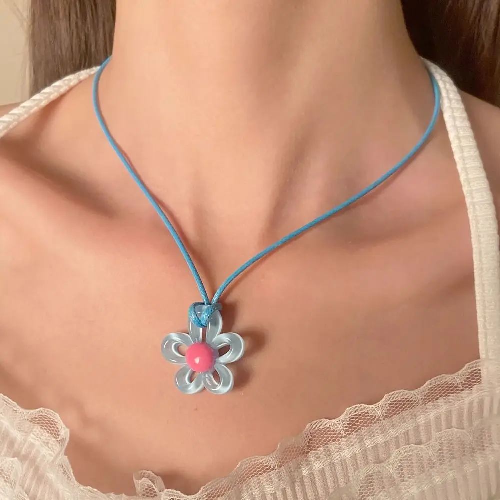 Retro Pastoral Style Floral Necklace All-match Color Contrast INS Jewelry Women Clavicle Chain Women Girls