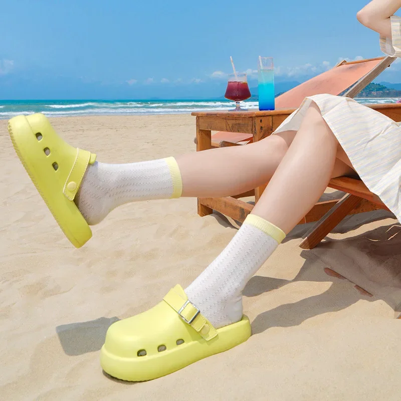 2025 new slippers hole shoes couple summer non-slip outdoor sports beach shoes women sandals wholesale