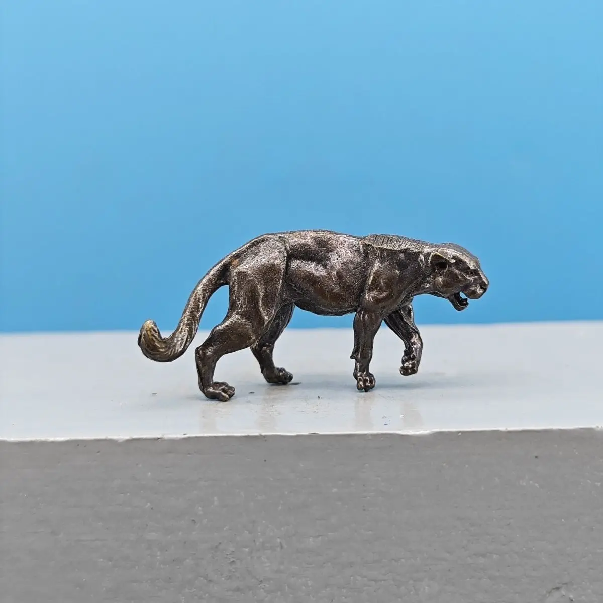 

Mini Brass Leopard Figurine Vintage Animal Statue Small Desktop Decor Micro Sculpture