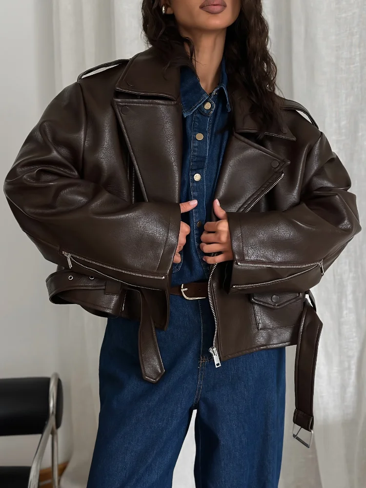 Mulher chique jaqueta de couro marrom com cinto chique manga longa laple zíper casacos curtos 2025 outono novas senhoras rua biker jaquetas