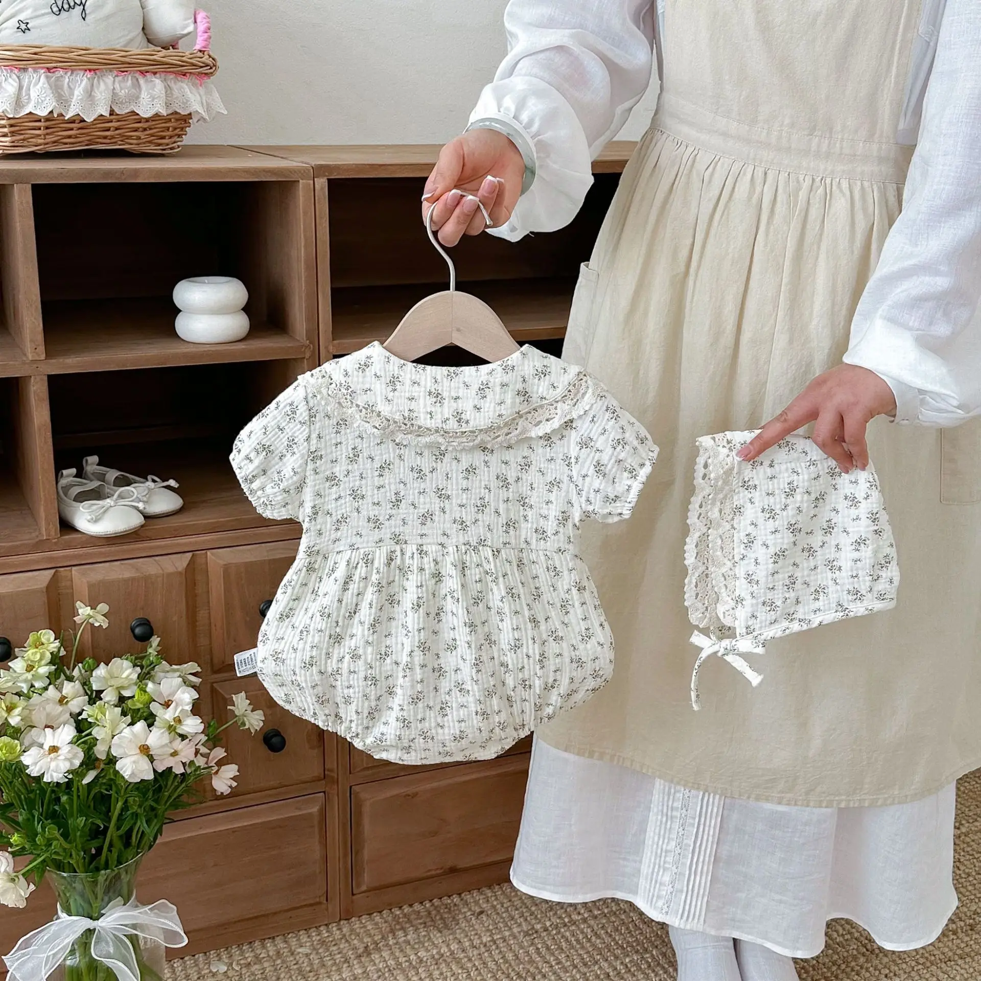 3-24M Sommer-Babybody im pastoralen Stil mit floraler Spitze und Peter-Pan-Kragen für Kleinkinder, Mädchen, weiche Baumwollkleidung – Detail 3