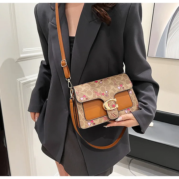 

‌Trendy 2025 Summer Shoulder Bag - Unique Sewing Line Printing Design, Small Square Cover-Type Crossbody & Armpit Bag‌