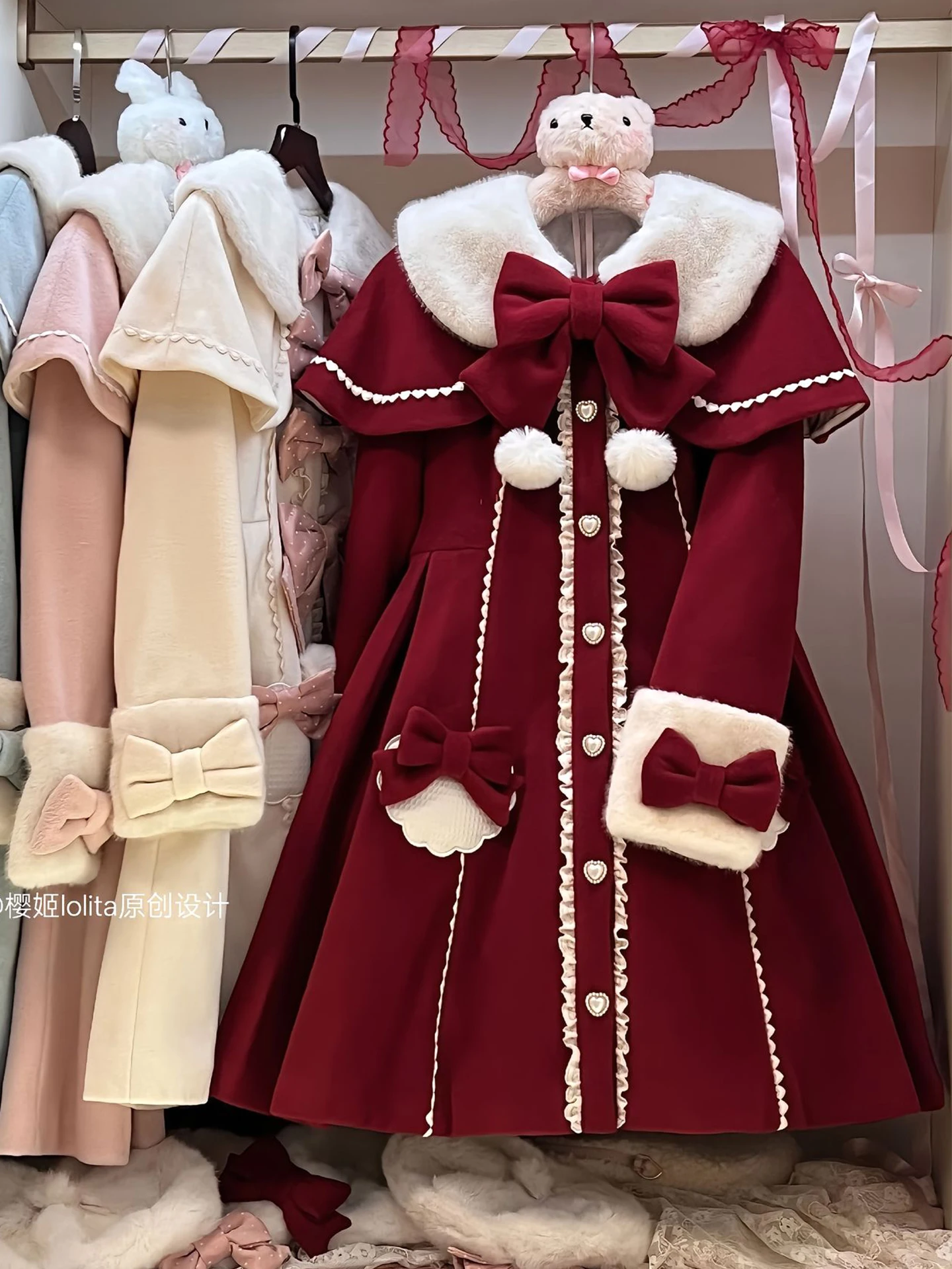 日本の冬の新しいエレガントなレディースロリータリボンミディアム丈暖かい厚手のマントクリスマス新年デートツーピースセット