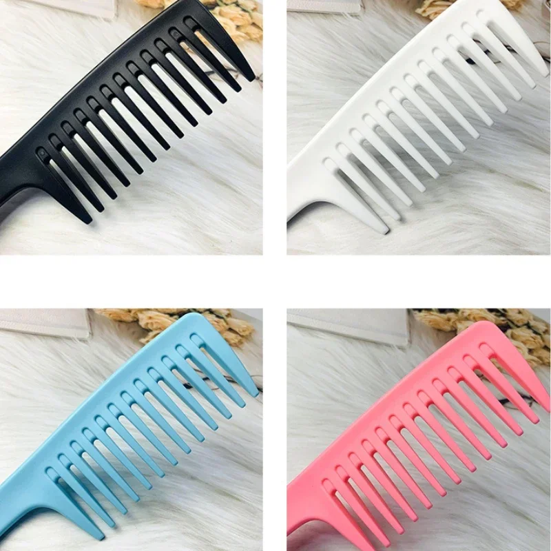 1PC Large-tooth Comb Has A Thickened Matte Texture, and The Curly Hair Is Not Easy To Break, and The Comb Has Wide Teeth