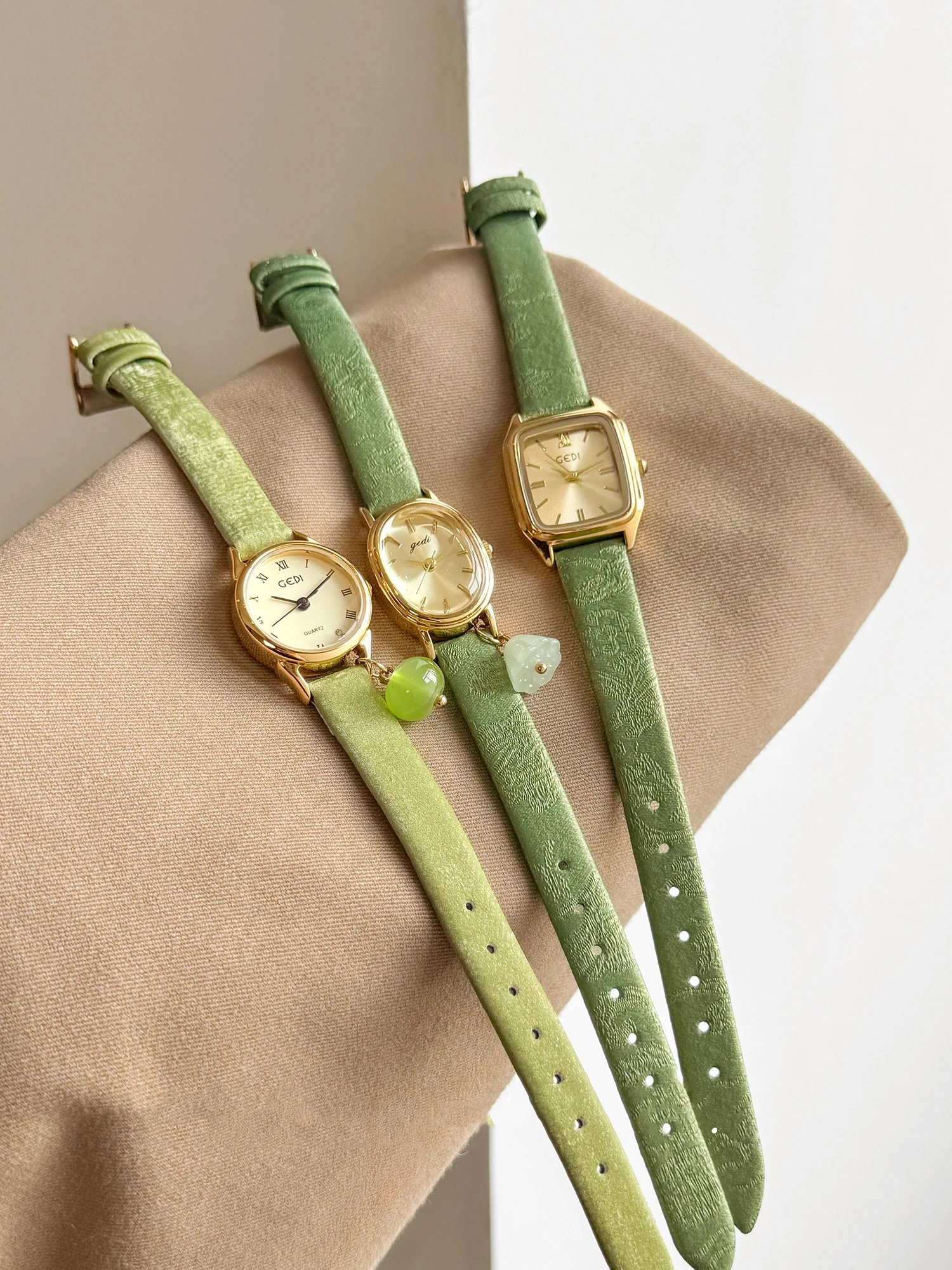 

GEDI НОВЫЕ элегантные роскошные часы для женщин с зеленым кожаным ремешком, водостойкий классический кулон, кварцевые женские наручные часы в подарок