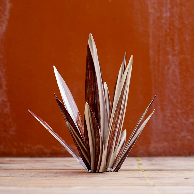 Grande scultura rustica di Tequila, piante di Agave in metallo rustico per cortile all'aperto, Agave in metallo dipinto a mano per decorazioni per la casa