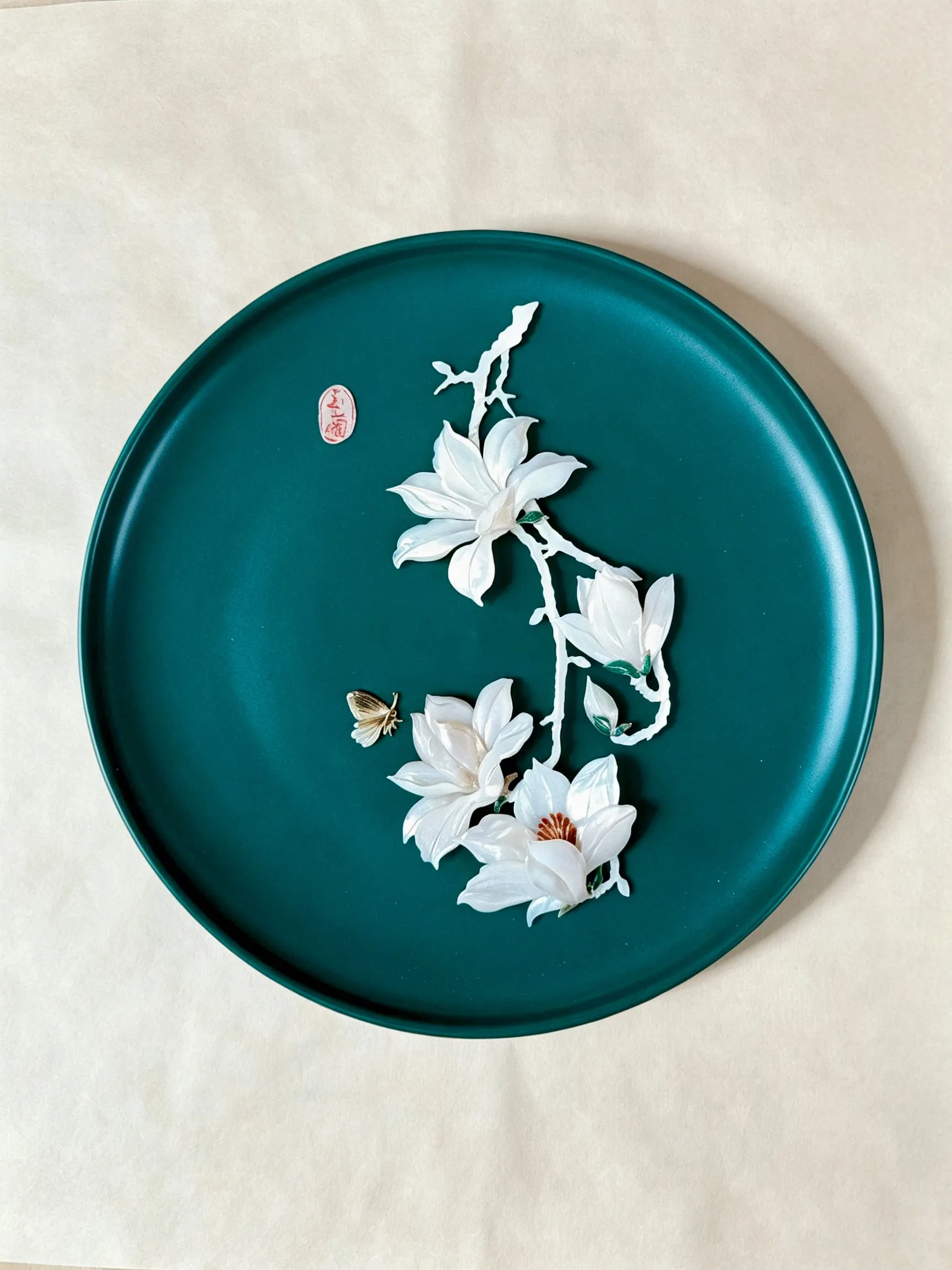 Blooming Magnolia Shell‑Carved Ornament, Elegant Handmade Chinese Blessing Gift