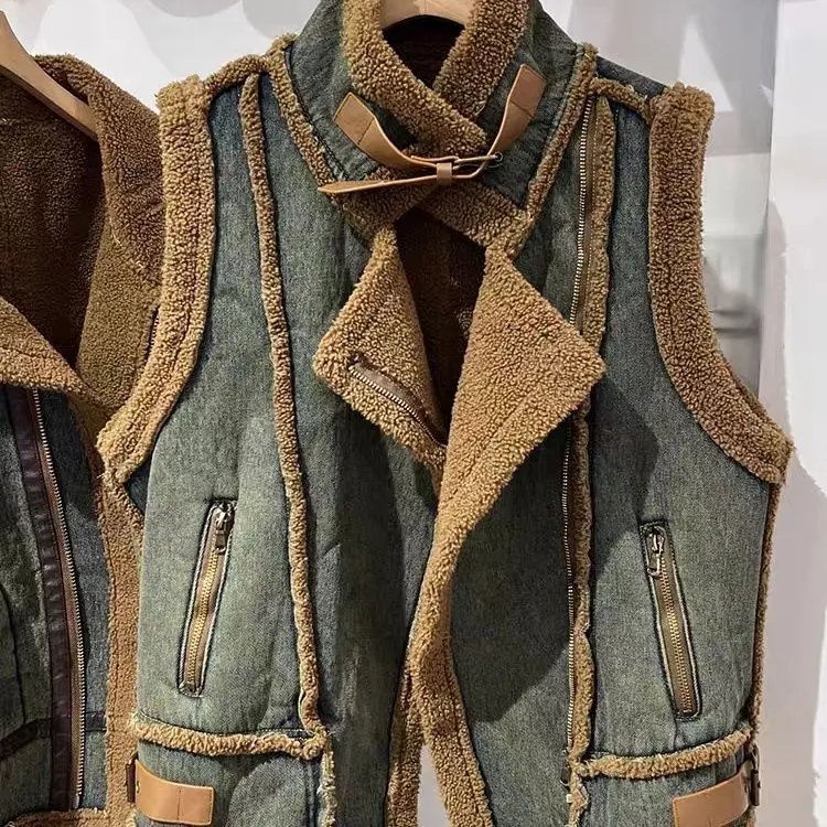 2025 женский жилет, зимний корейский стиль, свободная утолщенная мотоциклетная куртка без рукавов из кожи и меха, повседневная универсальная XT1793 2025 женский жилет, зимний корейский стиль, свободная утолщенная мотоциклетная куртка без рукавов из кожи и меха, повседневная универсальная XT1793